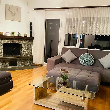 Hub Chalet * Tasch